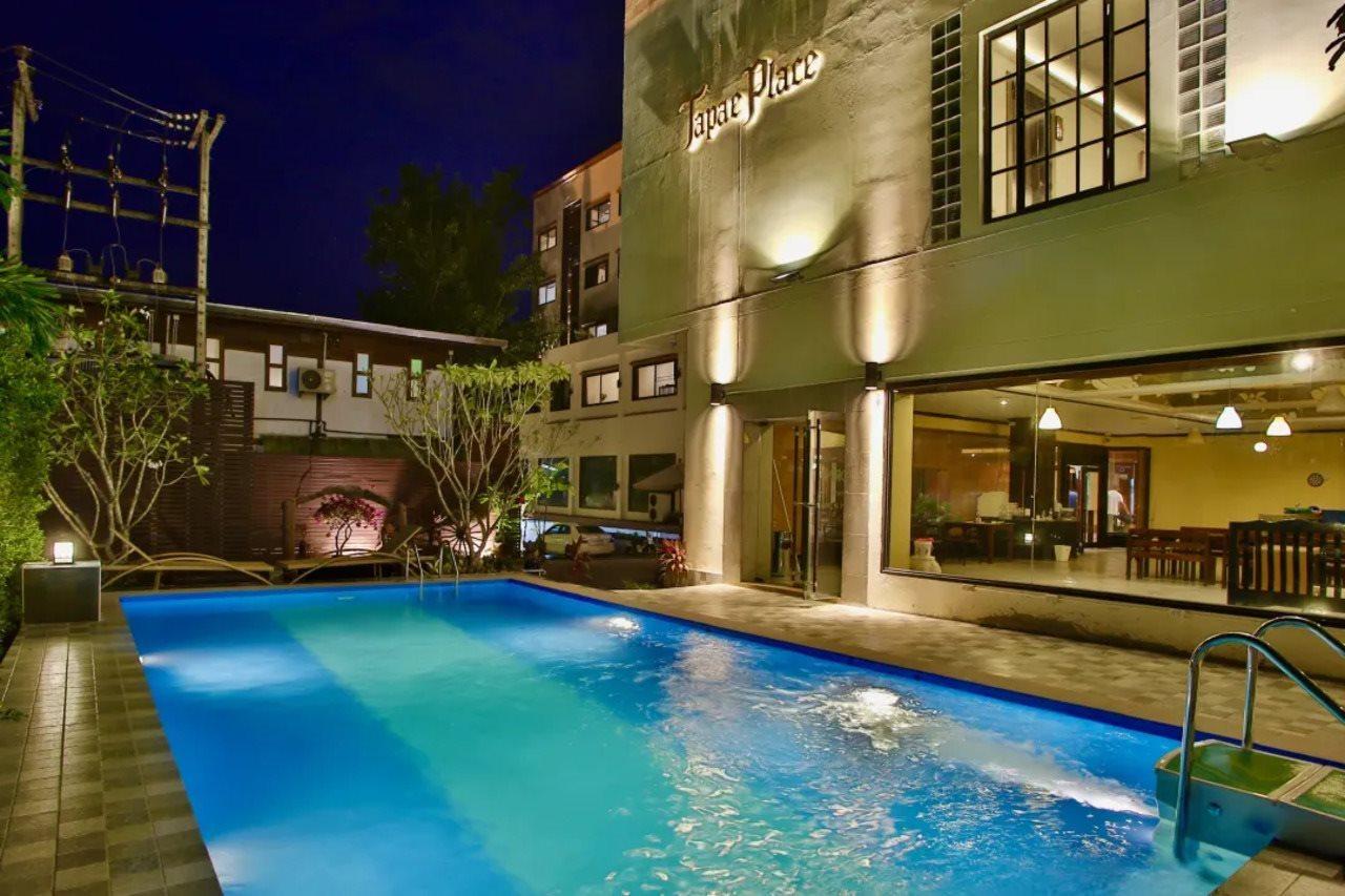 Thapaeplacehotel チエンマイ エクステリア 写真