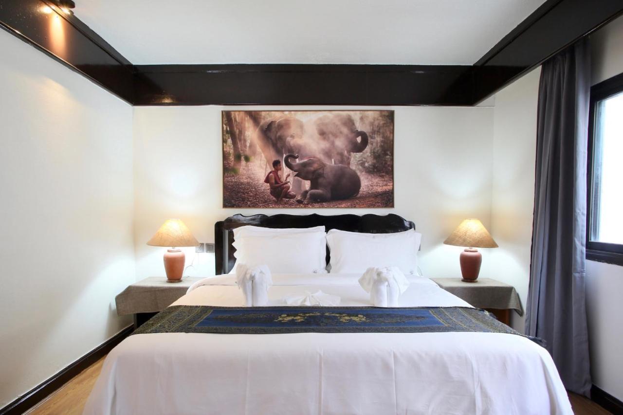 Thapaeplacehotel チエンマイ エクステリア 写真