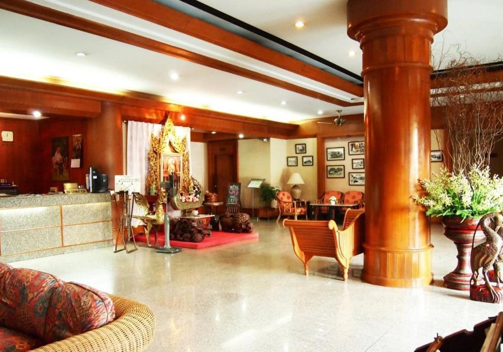 Thapaeplacehotel チエンマイ エクステリア 写真