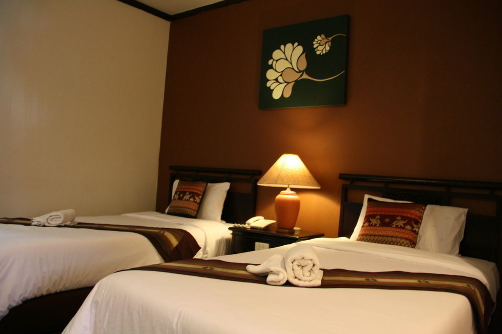 Thapaeplacehotel チエンマイ エクステリア 写真