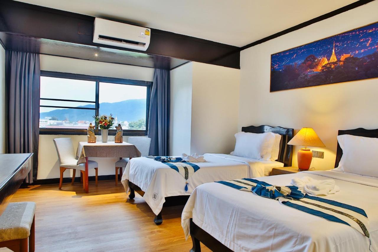 Thapaeplacehotel チエンマイ エクステリア 写真