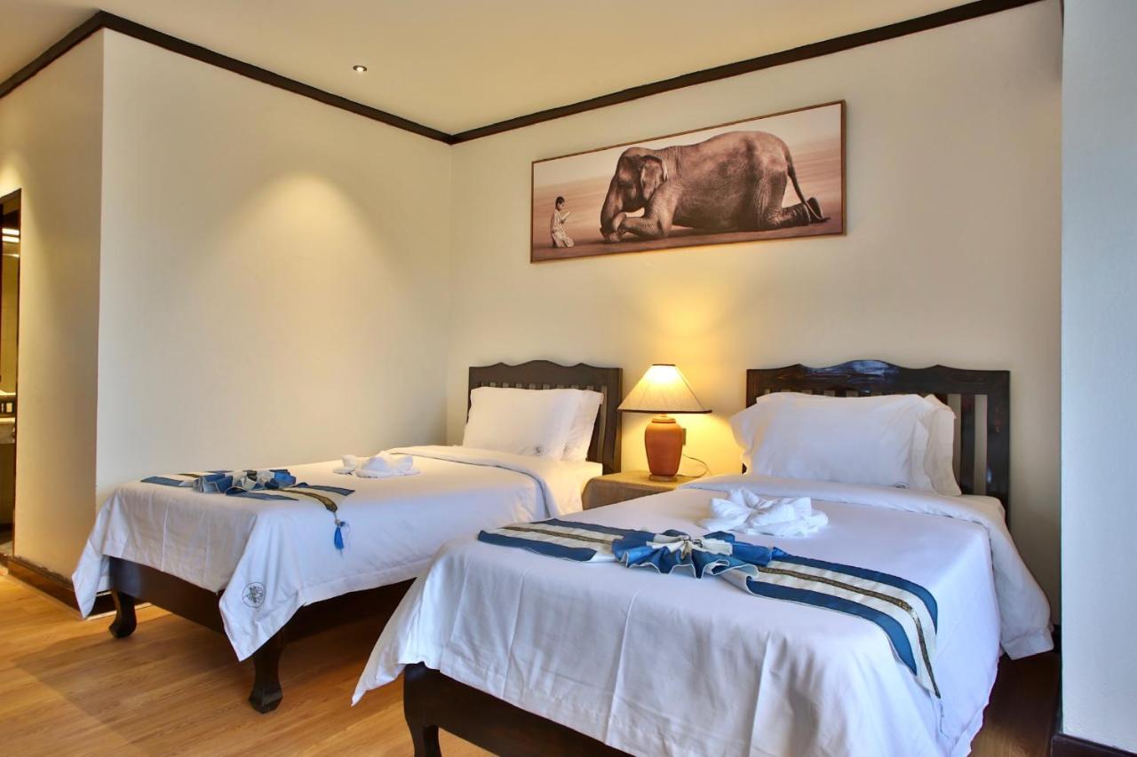 Thapaeplacehotel チエンマイ エクステリア 写真
