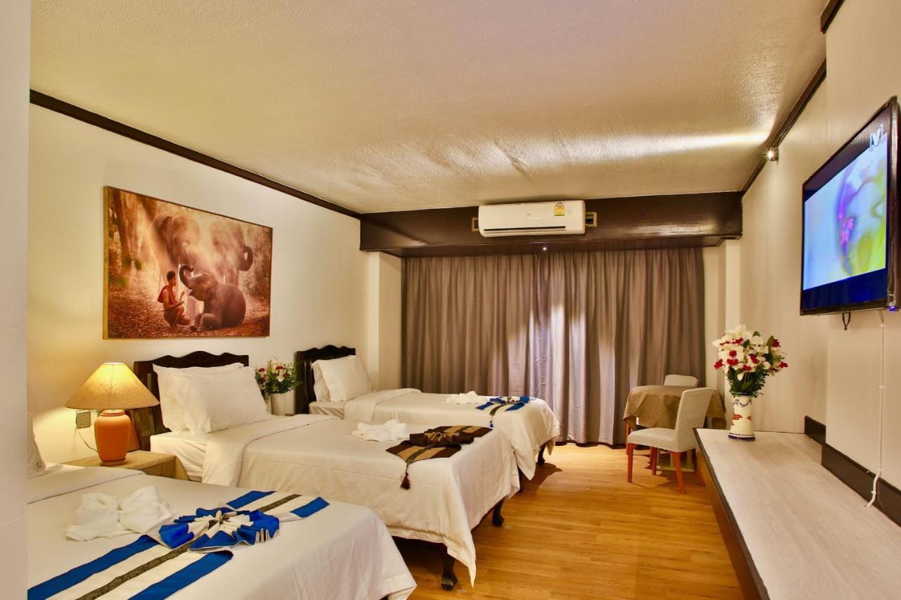 Thapaeplacehotel チエンマイ エクステリア 写真