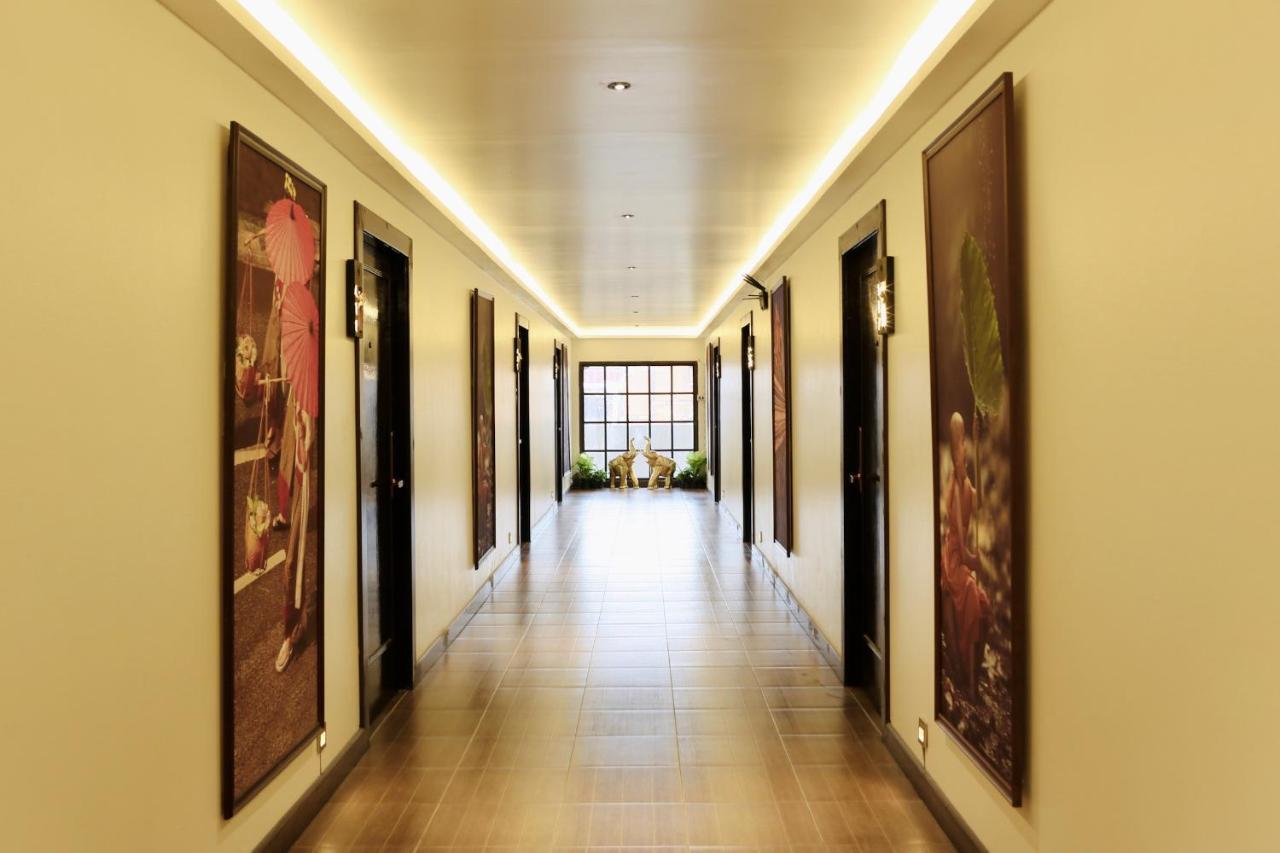 Thapaeplacehotel チエンマイ エクステリア 写真