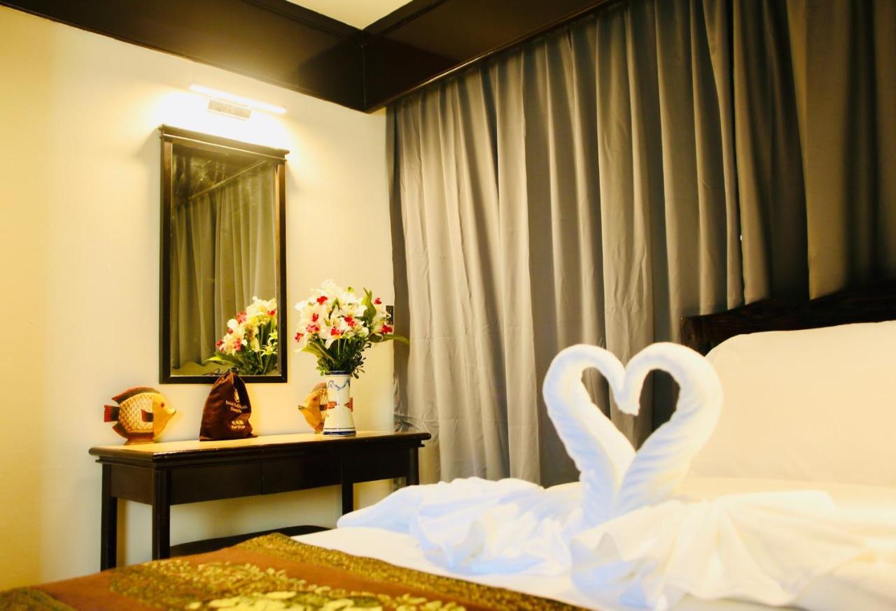 Thapaeplacehotel チエンマイ エクステリア 写真