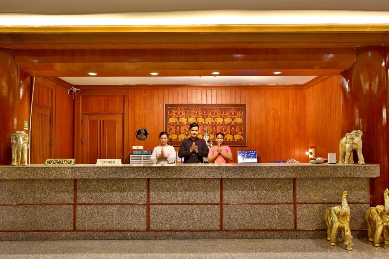 Thapaeplacehotel チエンマイ エクステリア 写真
