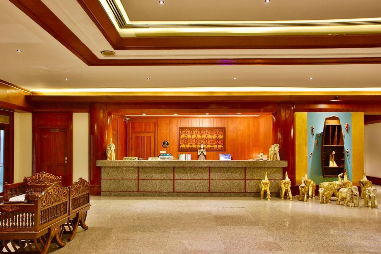 Thapaeplacehotel チエンマイ エクステリア 写真