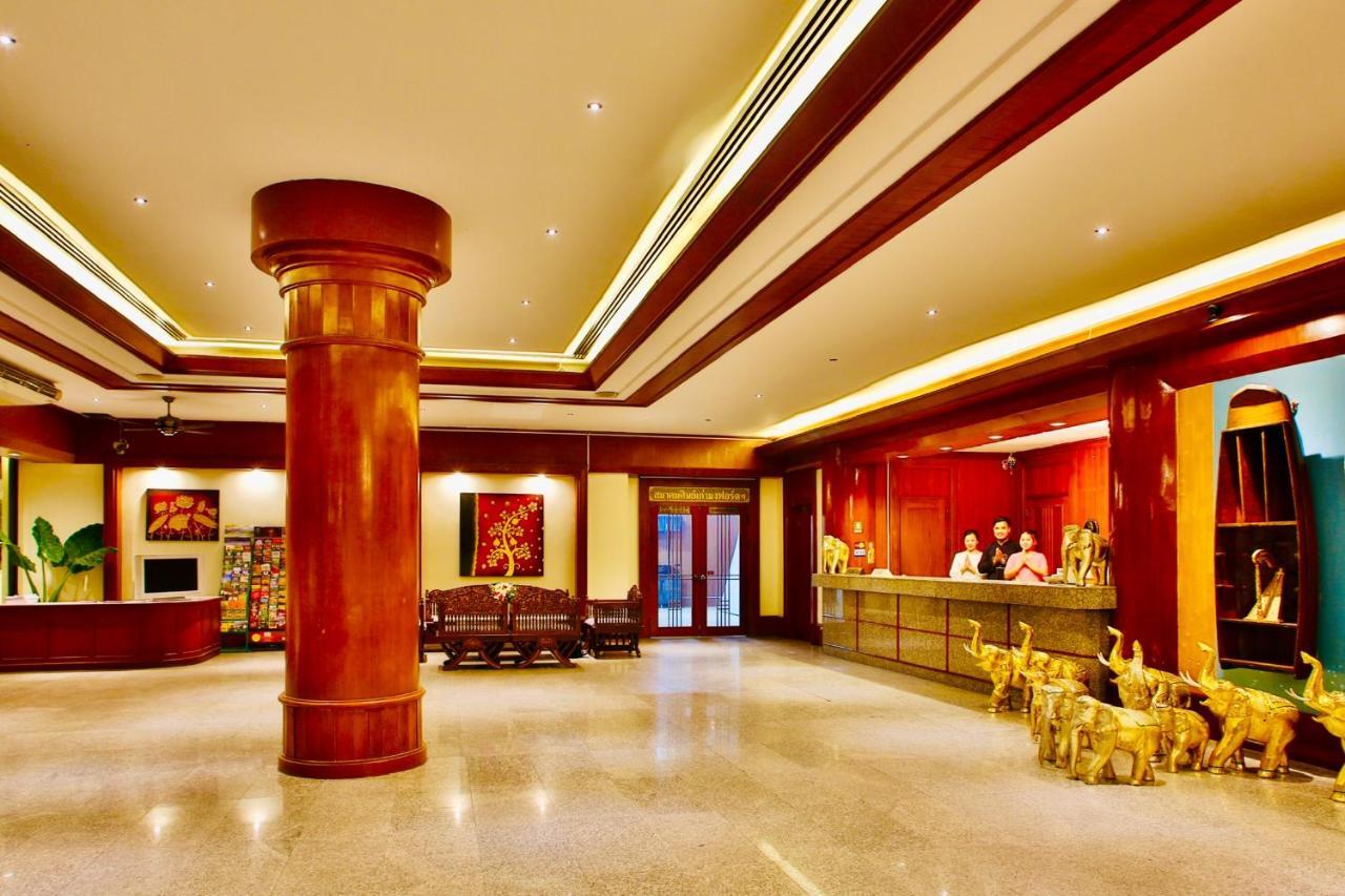 Thapaeplacehotel チエンマイ エクステリア 写真