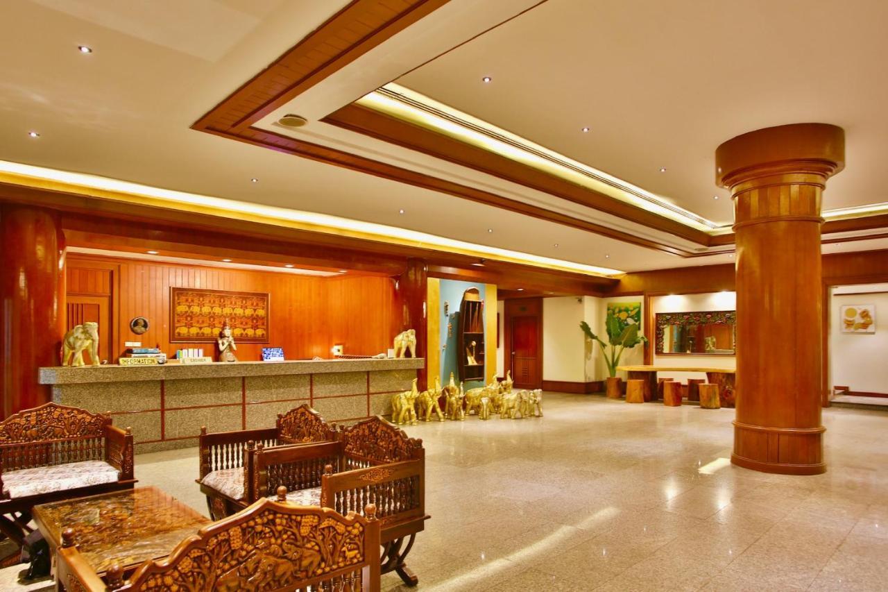 Thapaeplacehotel チエンマイ エクステリア 写真