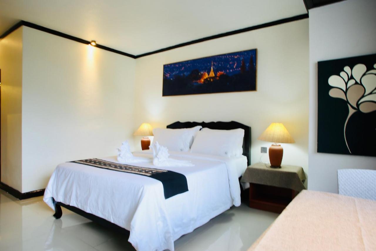 Thapaeplacehotel チエンマイ エクステリア 写真