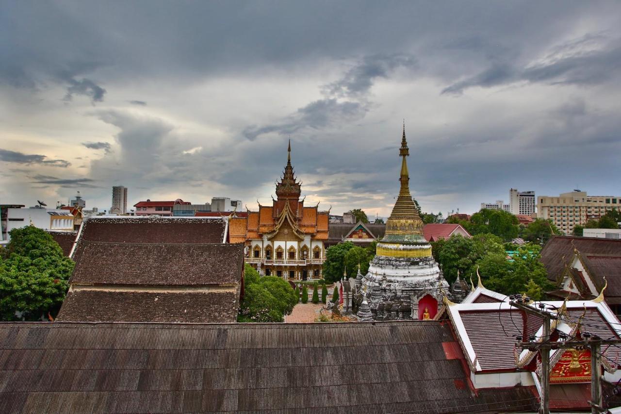Thapaeplacehotel チエンマイ エクステリア 写真